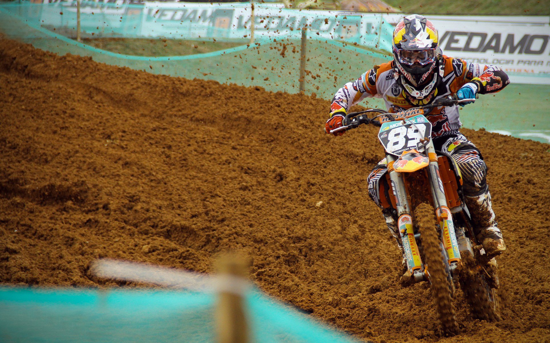 “逆风而行:车手逆转命运的精彩瞬间”,逆风行驶的小车怎么做超简单的做法